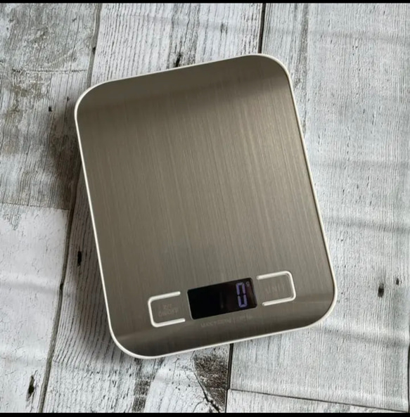 デジタルキッチンスケール1g〜10キロ対応　計量器　シルバー色　電池付き　ハンドメイド　にも 7枚目の画像