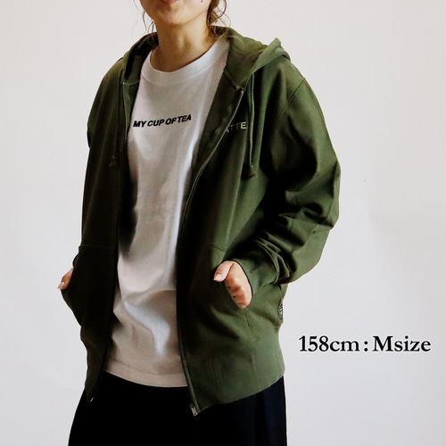 オリーブグリーン フード付きパーカー