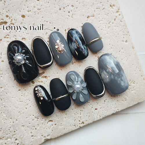 ネイルチップ フラワー 花 ブラック オシャレ 大人女子 可愛い ブラックフラワーネイル- ネイルチップ専門店ミチネイル