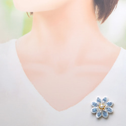 青いお花のブローチ（ブルー/ネモフィラ/ビーズ刺繍/マグネットブローチに変更可能） 2枚目の画像