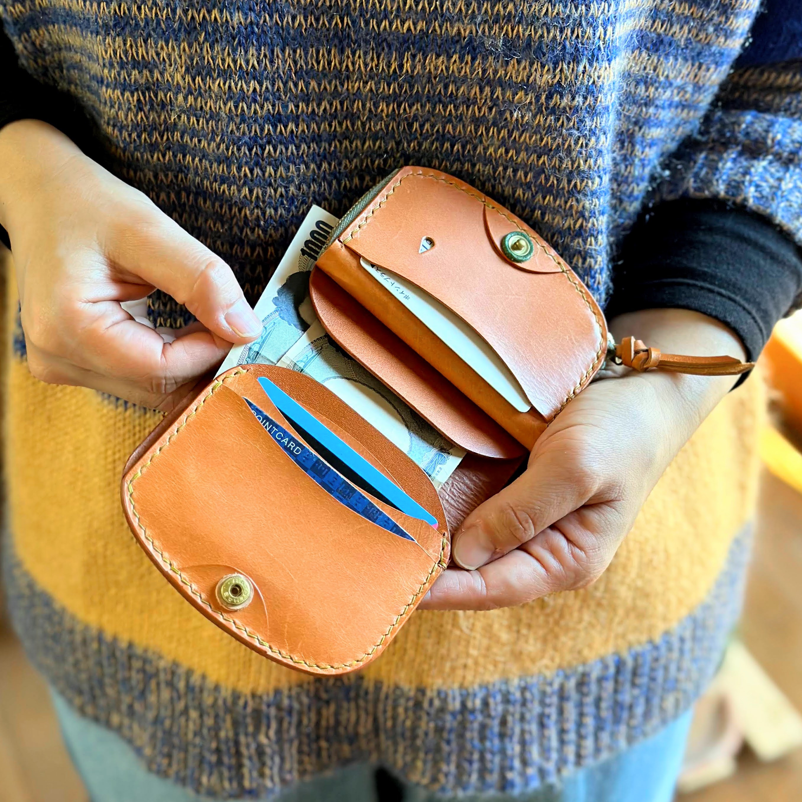 【手縫い二つ折り革財布】L字ファスナー小銭入れナチュラルブラウンシンプル・ナチュラルなヌメ革・ギフト・レディース・メンズ