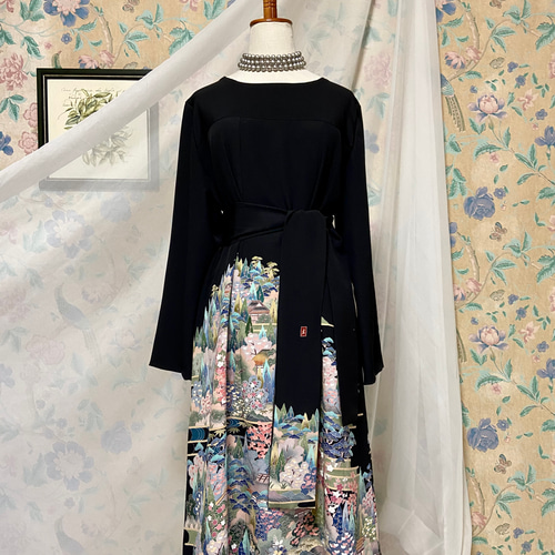着物リメイク 黒留袖ドレス 友禅染 春色花模様 Aライン ハンドメイド