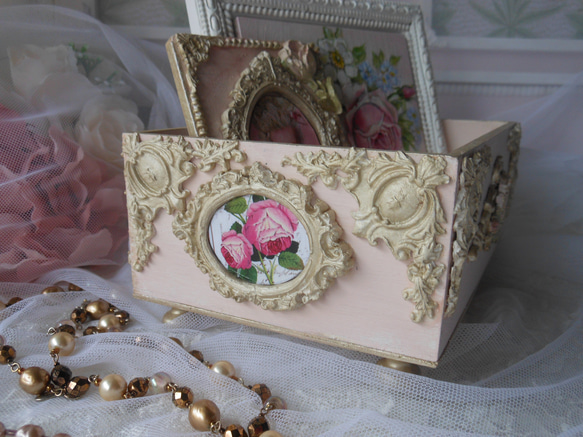 ヴィンテージ調　薔薇のマリーアントワネットの木製ボックス 6枚目の画像