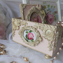 ヴィンテージ調　薔薇のマリーアントワネットの木製ボックス 3枚目の画像