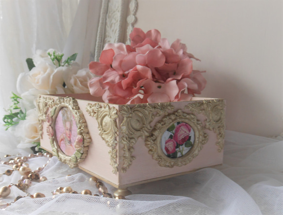 ヴィンテージ調　薔薇のマリーアントワネットの木製ボックス 8枚目の画像