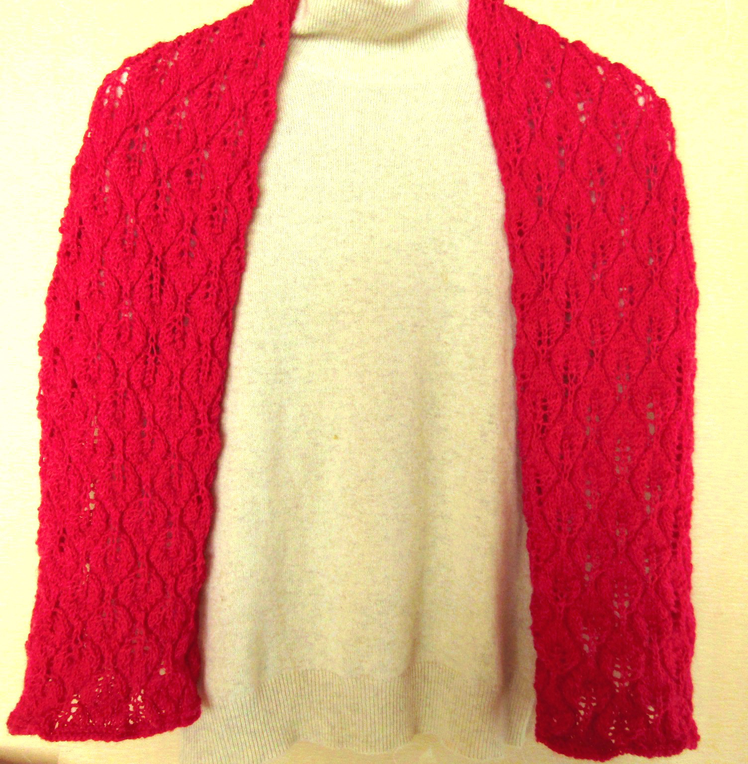 ❁手編み❁木の葉模様のストール(ルビー)❁creema限定❁