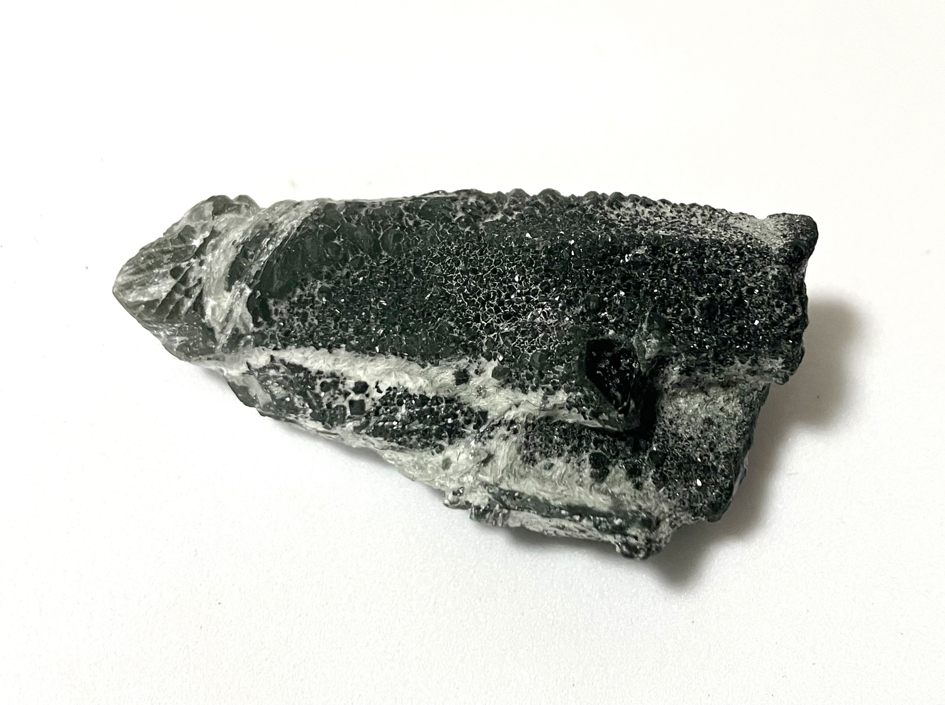 レア水晶　へデンバーガイト入り水晶　内蒙古産　緑水晶