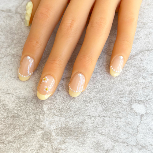 送料無料】カラー変更OK シンプルフラワーネイル/春ネイル/フレンチ  