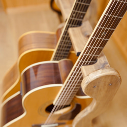 【オーダー品】手作り木工　木製ギタースタンド （古材） ２本掛け 2枚目の画像