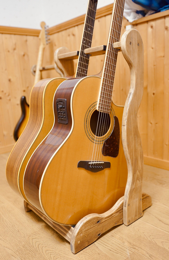 【オーダー品】手作り木工　木製ギタースタンド （古材） ２本掛け 1枚目の画像