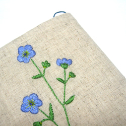 【ブックカバー 花刺繍 フラックス（薄紫色）＆ベージュ色リネンシーチング地♪文庫本サイズ 】 7枚目の画像