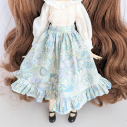 855※単品※ブルーの花柄のフリルスカート※ブライスアウトフィット※1/6ドール服 7枚目の画像