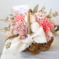 【母の日以降お届け】ふんわりカーネーションのプリザーブドフラワーバスケット【キット】 2枚目の画像