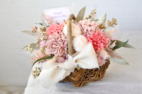 【母の日以降お届け】ふんわりカーネーションのプリザーブドフラワーバスケット【キット】 2枚目の画像