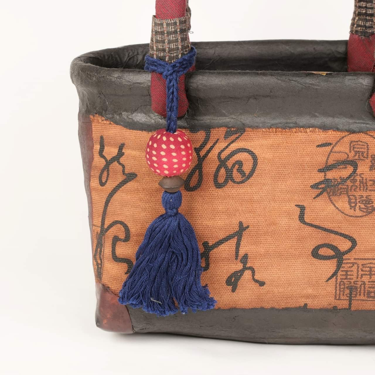 【一閑張・鞄】両面デザイン　椿、古文書　＊送料無料＊