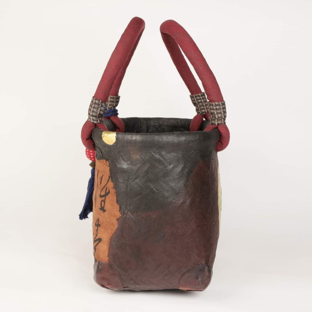 【一閑張・鞄】両面デザイン　椿、古文書　＊送料無料＊