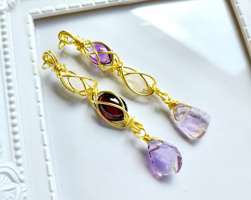 ガーネットとアメジストのワイヤーラッピングチャーム✩.*˚天然石  