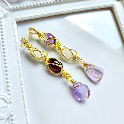 ガーネットとアメジストのワイヤーラッピングチャーム✩.*˚天然石  