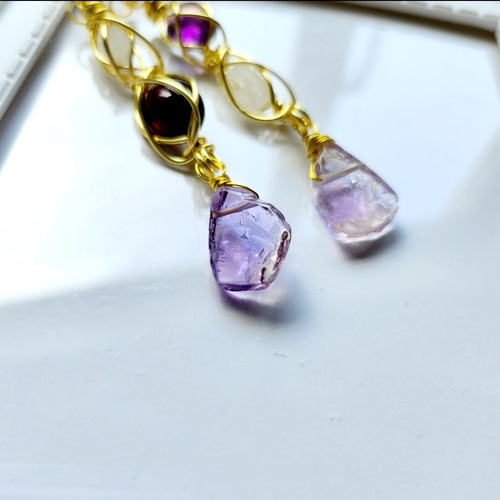ガーネットとアメジストのワイヤーラッピングチャーム✩.*˚天然石  