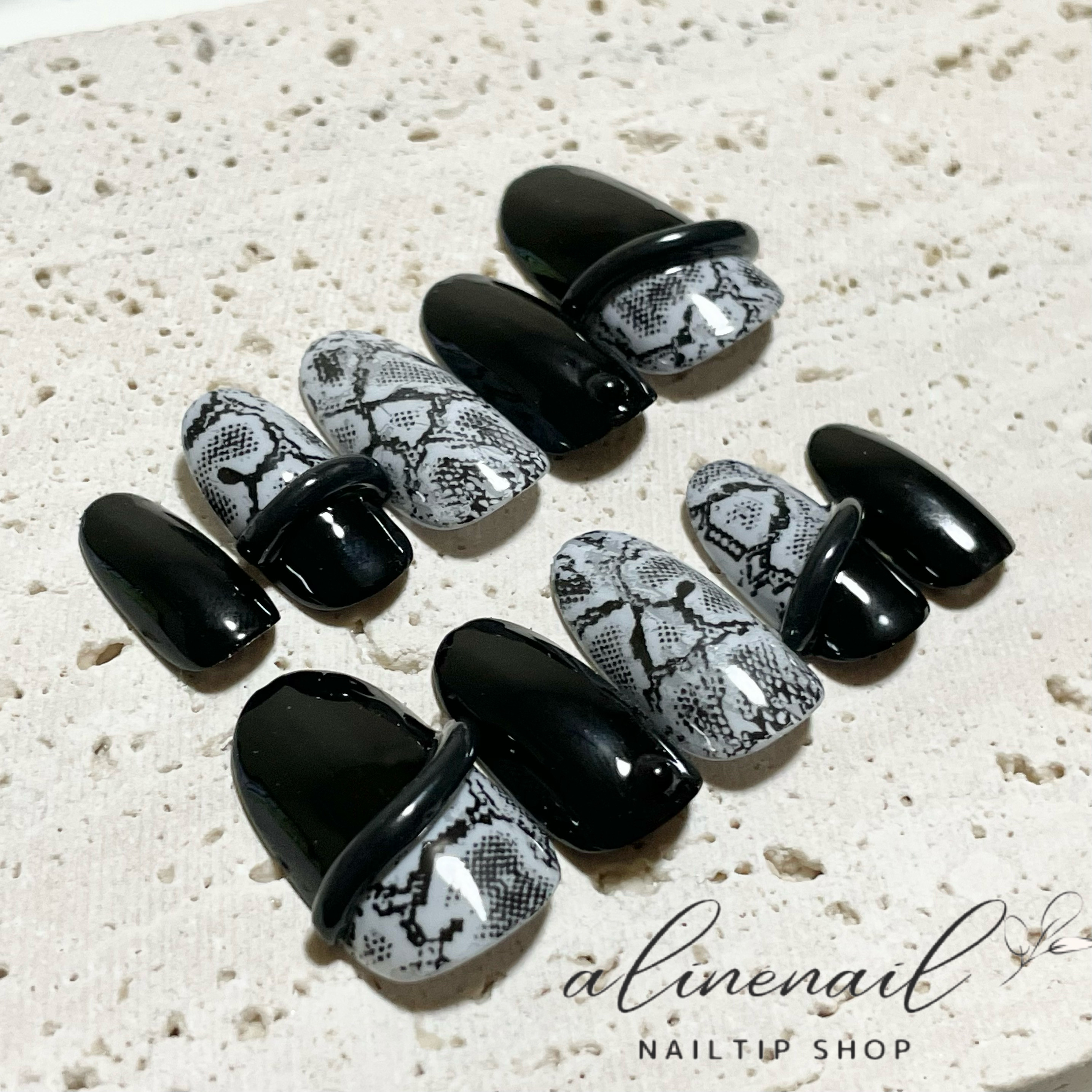 商品説明必読!!蛇 スネーク ネイルパーツ 5個 商品説明必読!!蛇 スネーク ネイルパーツ 5個