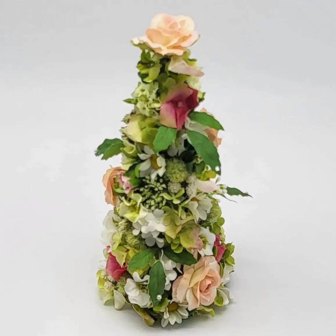 フラワーコーンピンクバラアレンジ