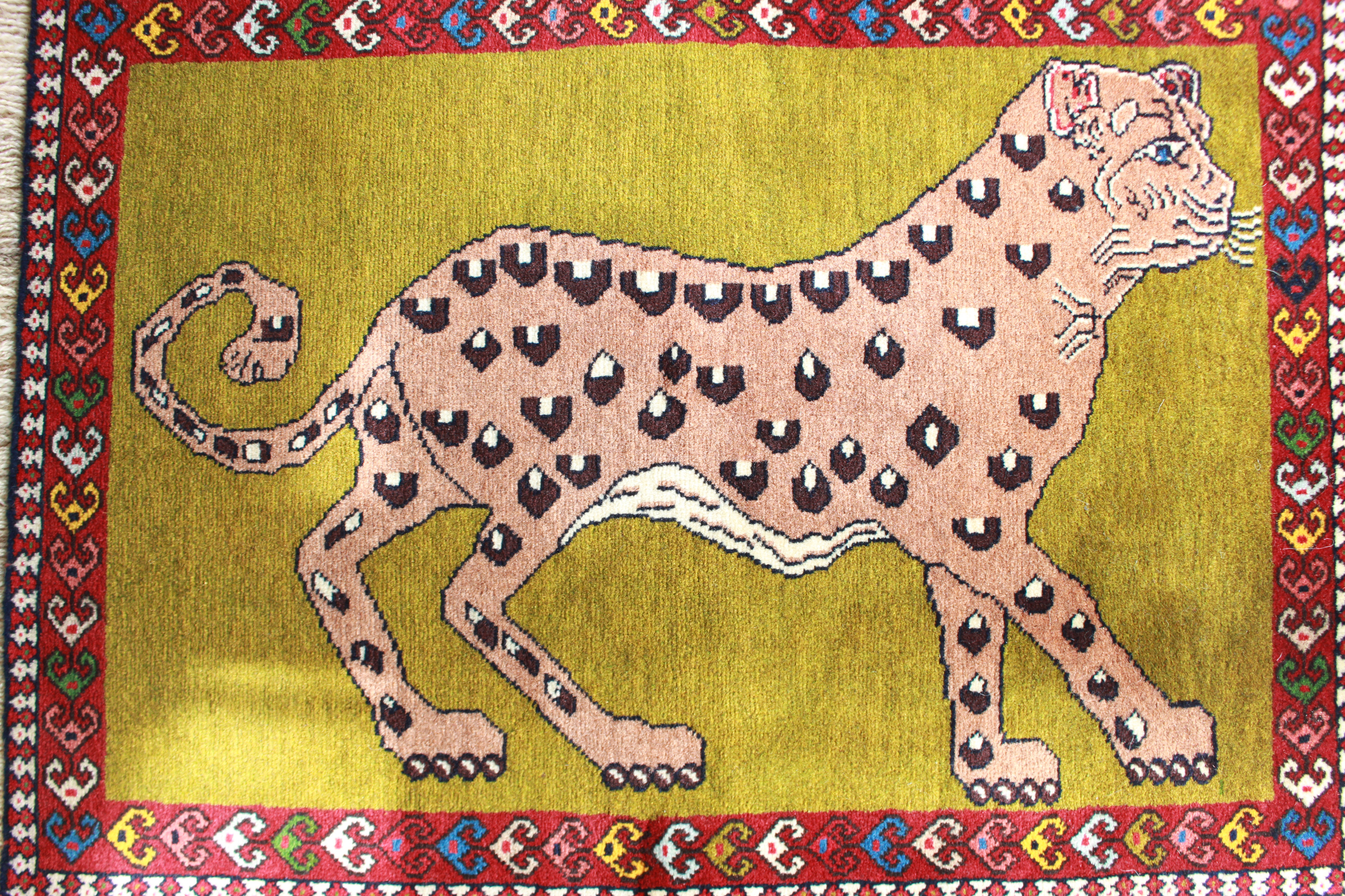 ヤラメ　チーターラグ　ギャッベ