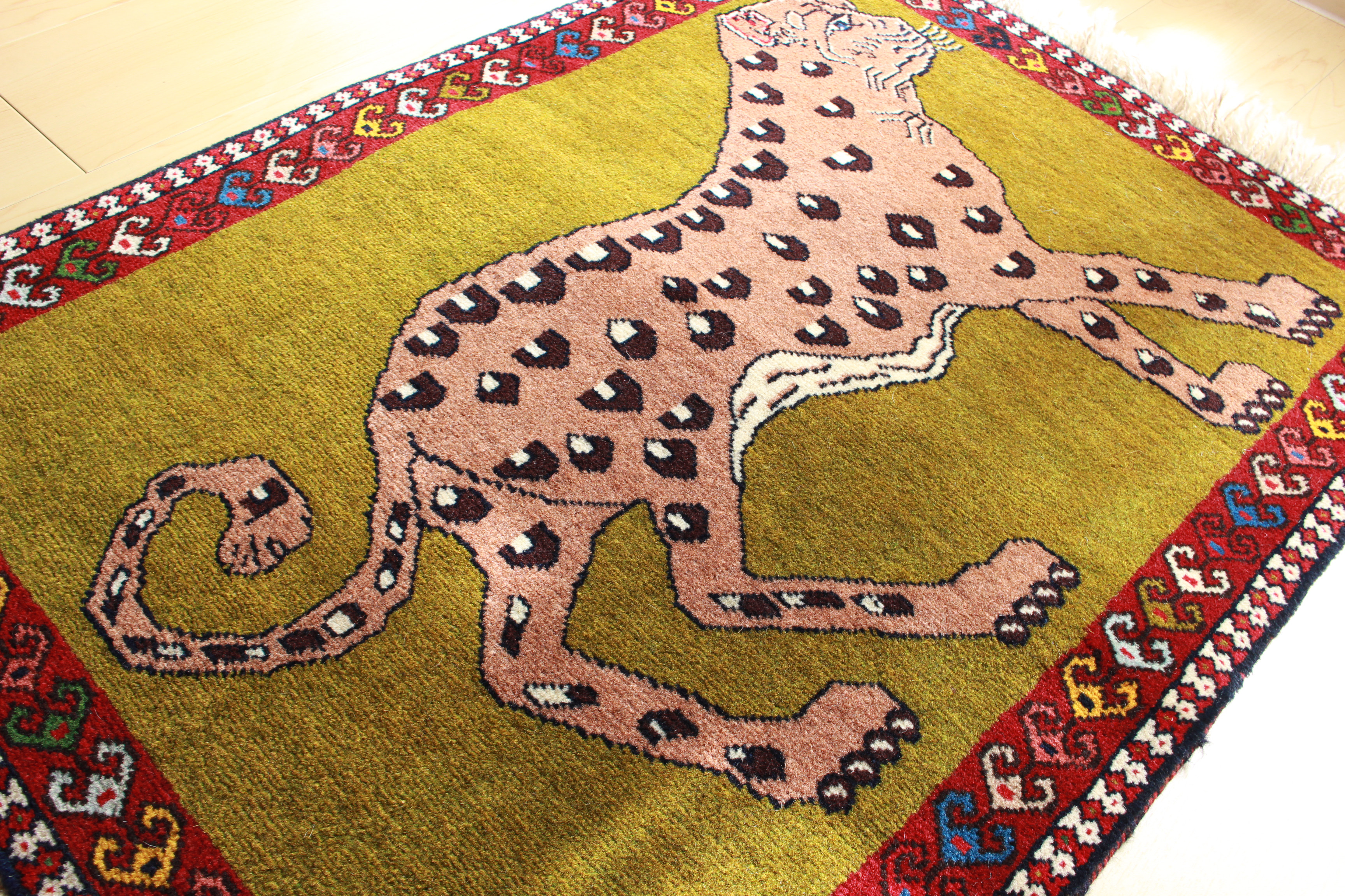 ヤラメ　チーターラグ　ギャッベ