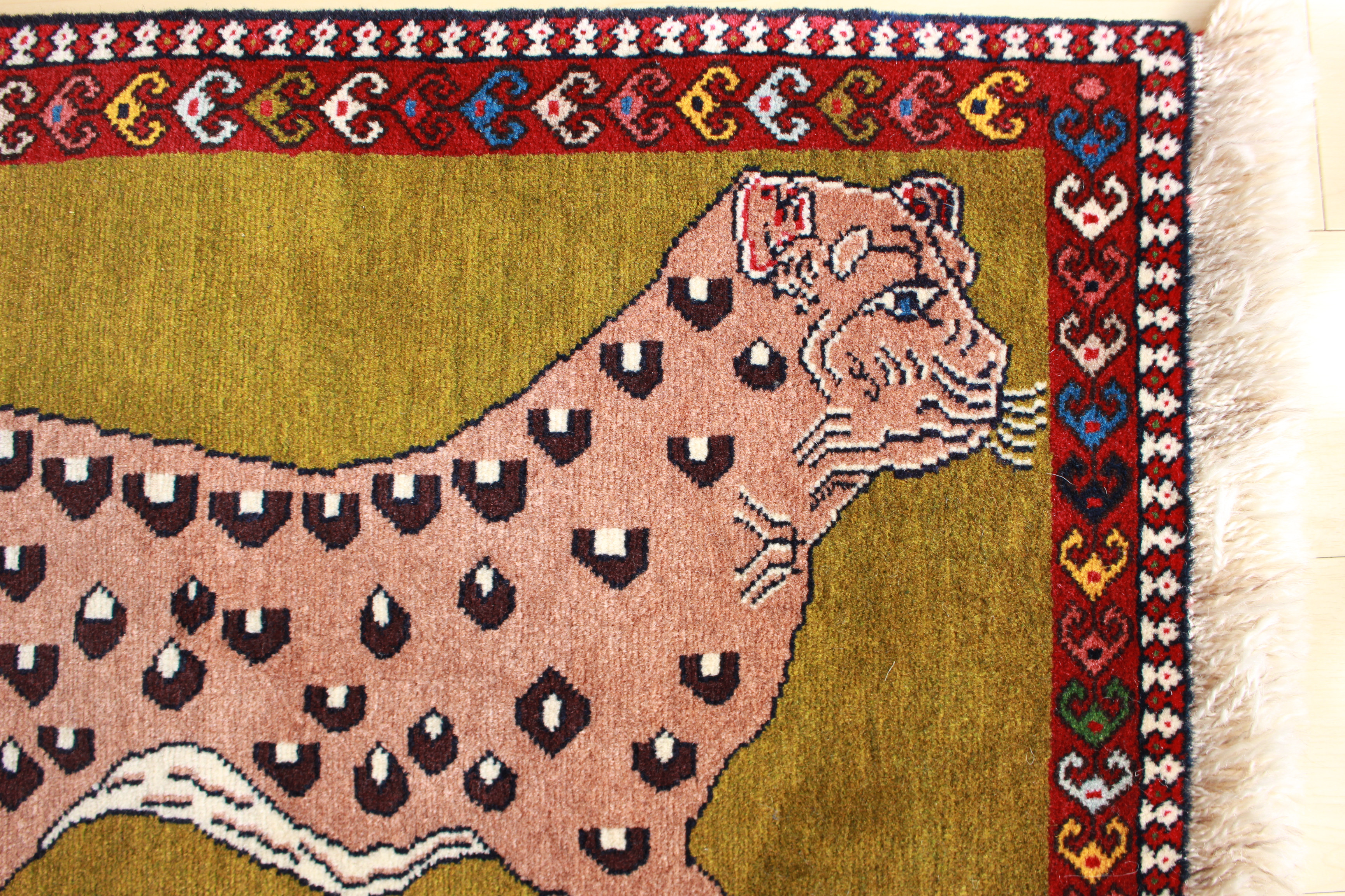 ヤラメ　チーターラグ　ギャッベ