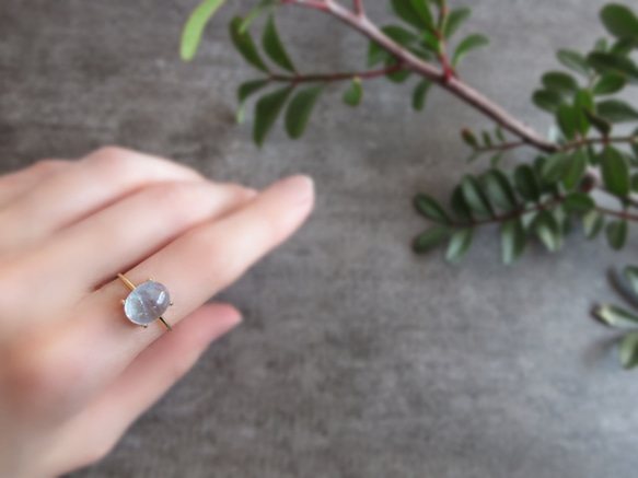 [三月生日石] 10 x 8 毫米美麗的「海藍寶石」凸圓面戒指 [僅一件] 第3張的照片
