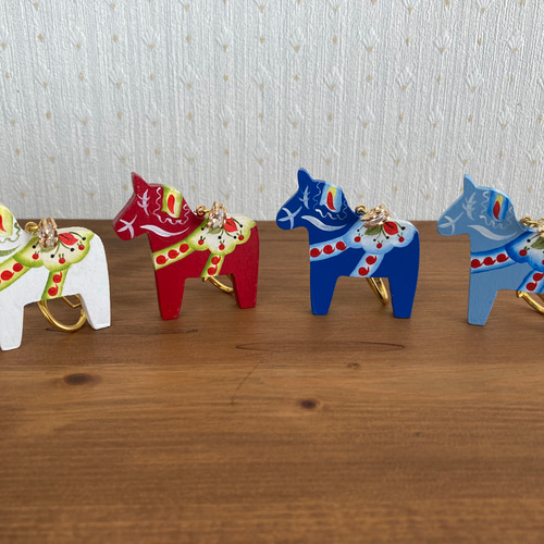 幸福を運ぶ馬♡ダーラナホースのキーホルダー（水色） その他