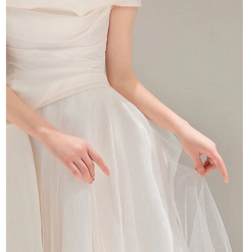 オフショルダー スリット入り ウエディングドレス ドレス ウララ