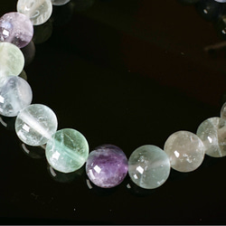 【紫陽花】美しいフローライト 天然石ブレスレット 3枚目の画像