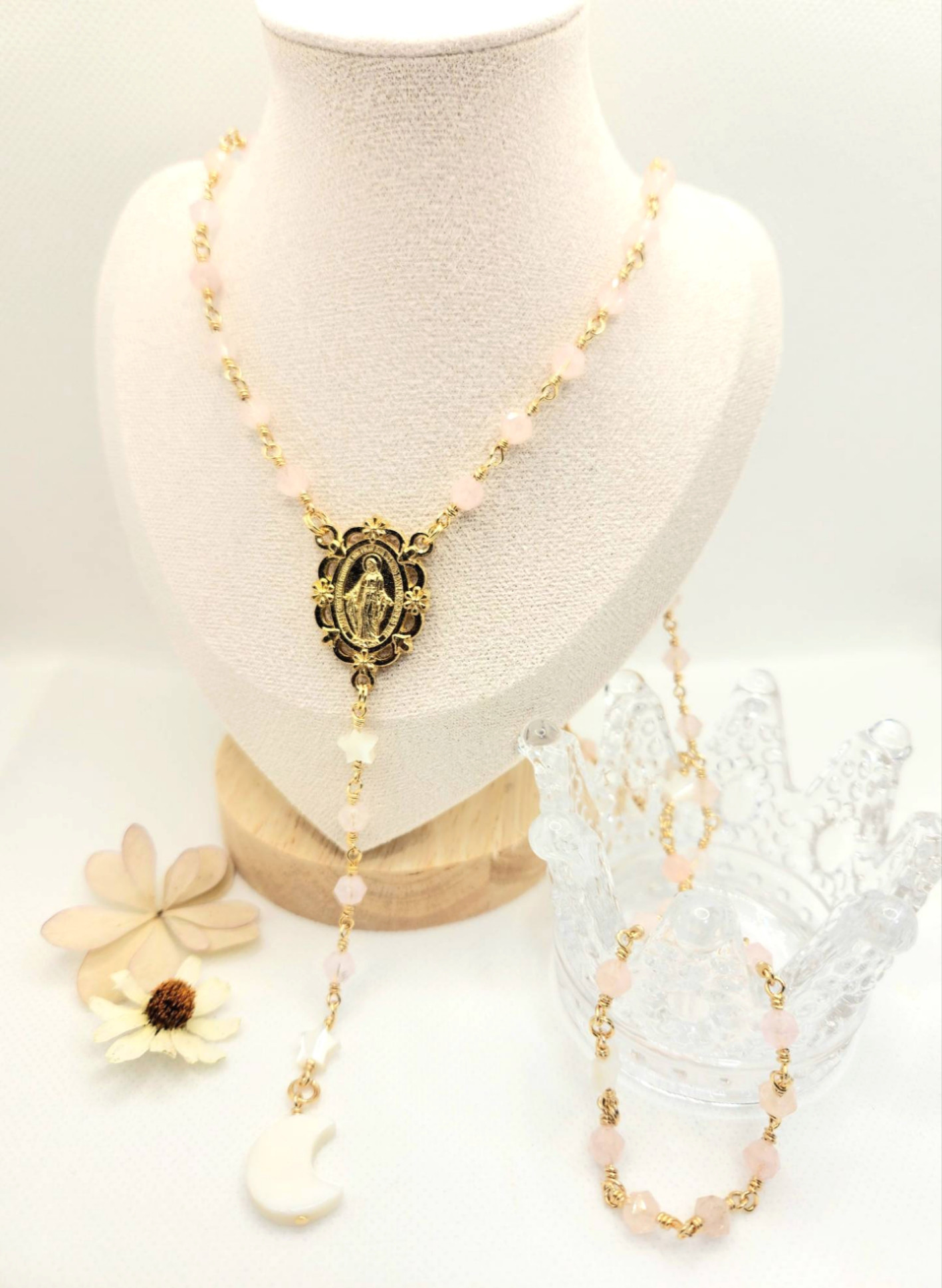 モルガナイトのロザリオネックレス 10,125円