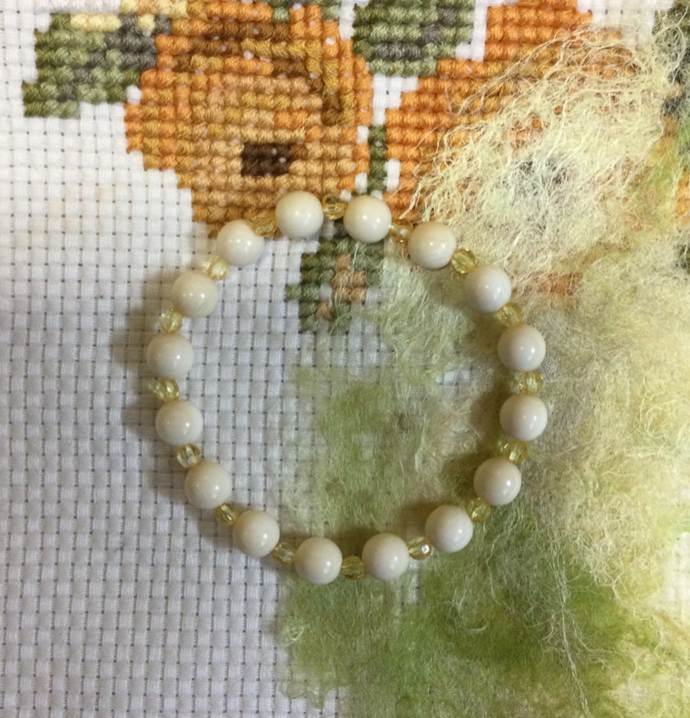 象牙&ビーズブレスレット① ※