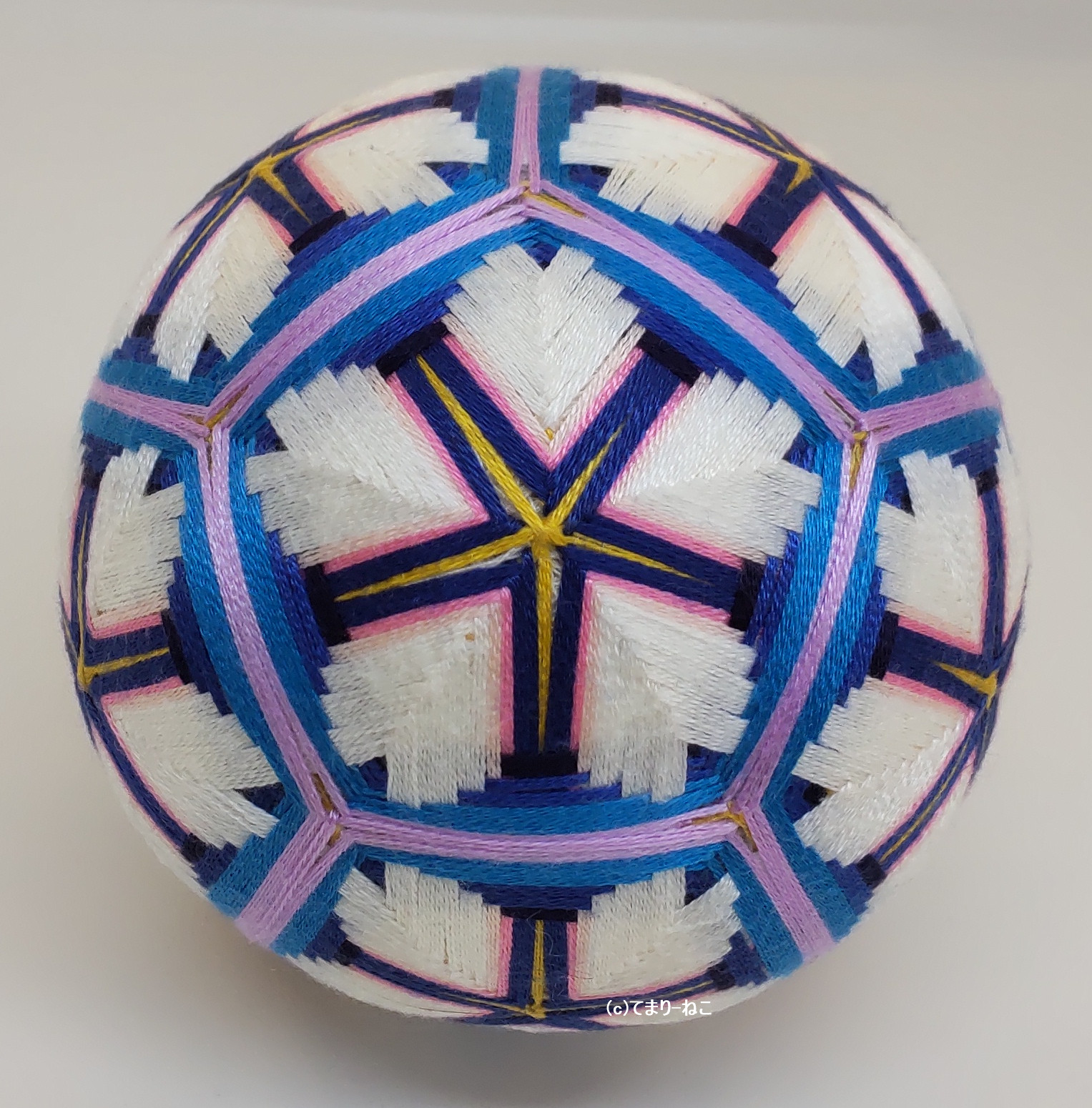 手毬猫の店 てまり「さくら」青地白花 手まり 手毬 手鞠 四季の飾り物