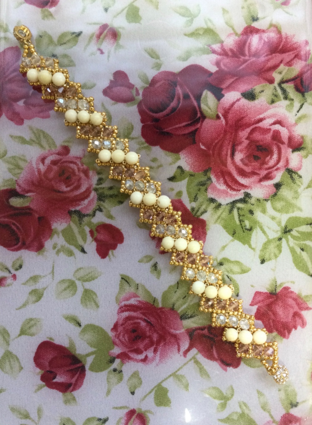 象牙、スワロフスキー、ガラスビーズ（ラウンドカット）ブレスレット③ ※