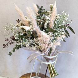 かすみ草とユーカリ　テールリードのナチュラルドライフラワー　ミニブーケ　花束　スワッグ　　 4枚目の画像