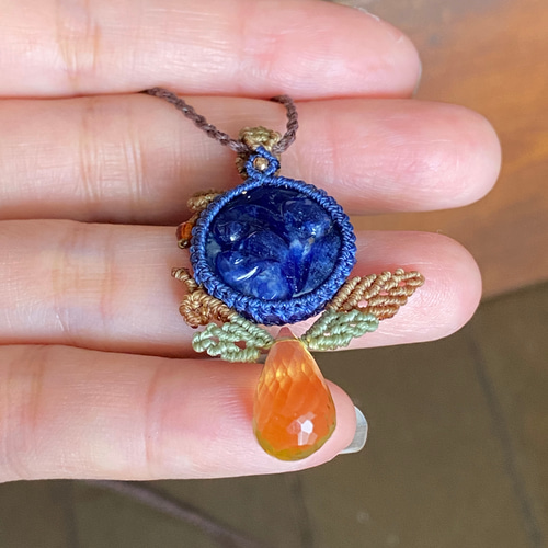 ソーダライト♢ボタニカルハンドカービング＋シトリンのビーズ ソーダ