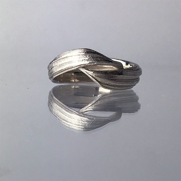 和の伝統技法 蜜蠟 シルバー リング 20号【送料無料】ミツロウ20-1　ひきめ　beewax