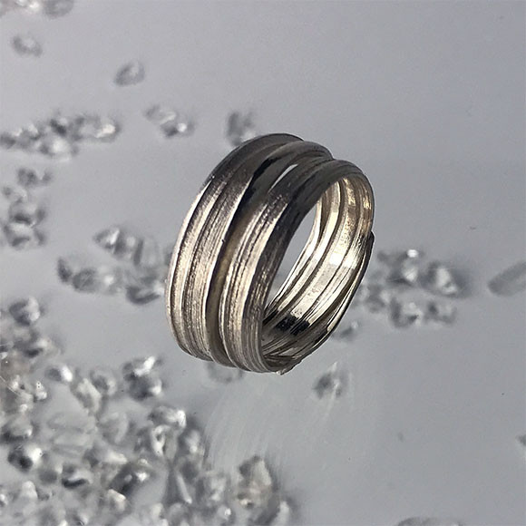 和の伝統技法 蜜蠟 シルバー リング 19号【送料無料】ミツロウ19　ひきめ　beewax