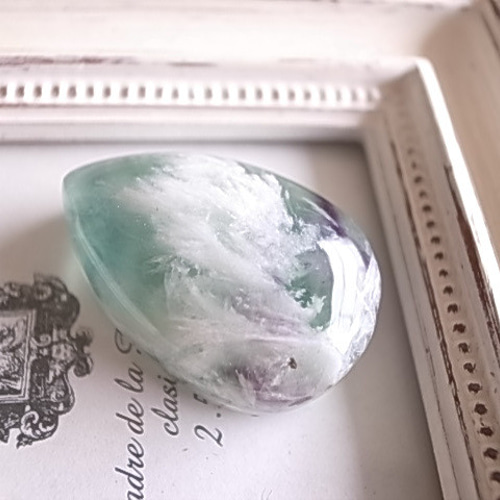 発光 エンジェルフェザーフローライト 内モンゴル産 虹入り 発光 エンジェルフェザーフローライト 内モンゴル産 虹入り