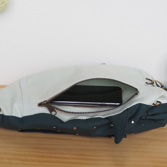「yueさま専用」ジンベイザメの帆布3wayボディバッグ　「カシメ　バネ口」オプション追加分 10枚目の画像