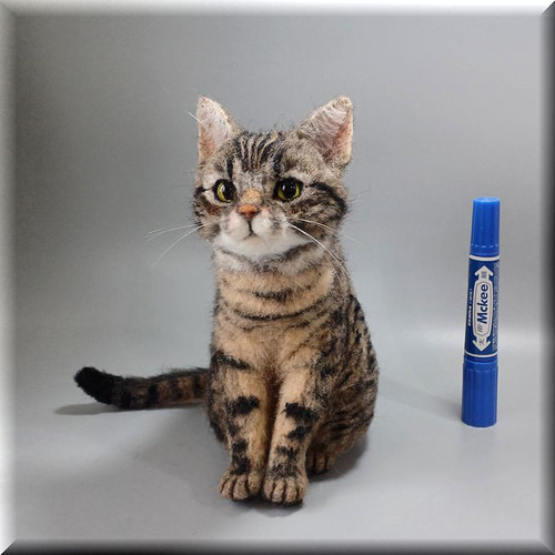 羊毛フェルト猫 キジ猫リース コンスタント クリスマスリース