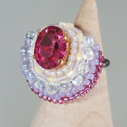 おしゃべりな指輪94 フリーサイズ　ビーズ刺繍のリング　ピンク　パープル 3枚目の画像