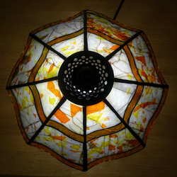 ステンドグラス　オレンジ色のランプ 3枚目の画像