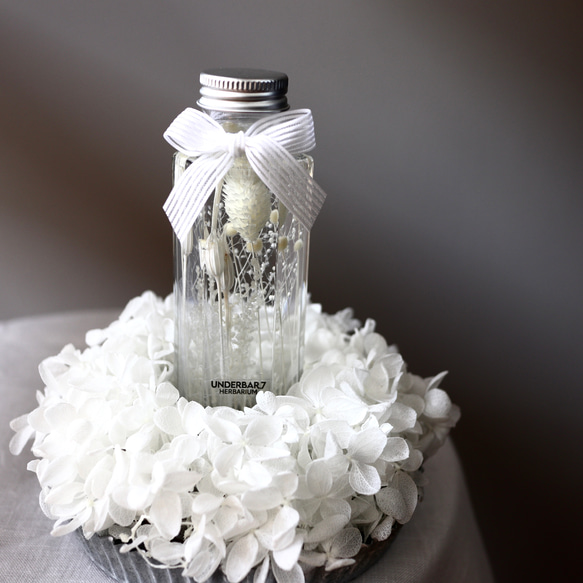 純白の紫陽花リースとハーバリウムセット　タルト型　母の日　誕生日　結婚祝い　プリザーブドフラワー 16枚目の画像