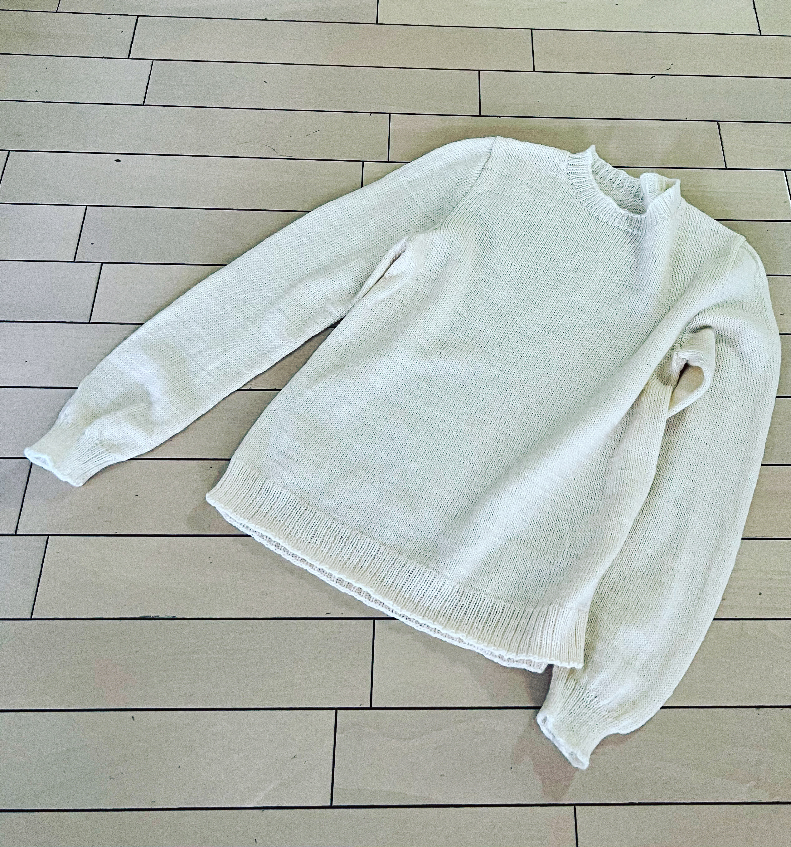 白　プルオーバー