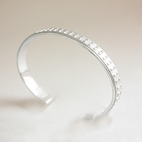 Mary &Ken BiLL シルバー バングル product-730039.jpg?v=