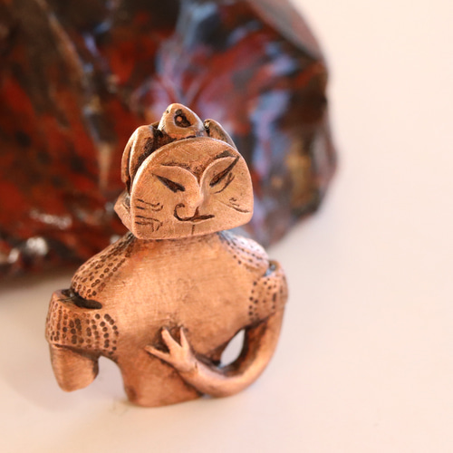 ネコのような黒駒土偶 ペンダントミニオブジェ (659-321) その他