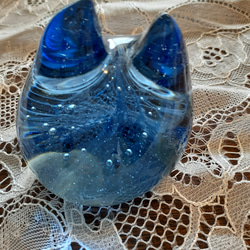 ガラス青猫さんリング仮おき、ペーパーウェイト 3枚目の画像